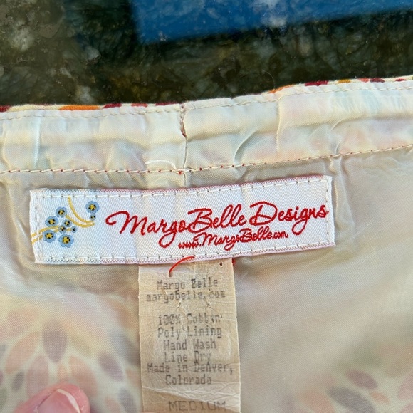 A Line skirt. Lined. Colorful fabric. Made in Colorado. Size Medium - Picture 5 of 7